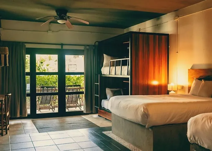 Mia Hotel